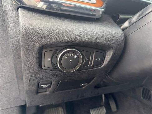 Used 2018 Lincoln Continental Reserve image 12