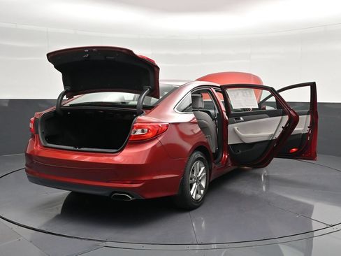 Used 2016 Hyundai Sonata SE w/ Cargo Package FWD image 30