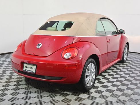 Used 2010 Volkswagen Beetle Convertible FWD image 6