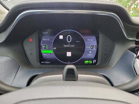 Used 2023 Chevrolet Bolt EUV Premier w/ Sun & Sound Package FWD image 21