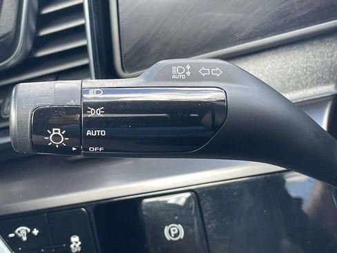 Used 2023 Kia Sportage EX image 30