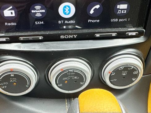 Used 2019 Nissan 370Z Coupe w/ Z34 Heritage Edition - Black RWD image 11