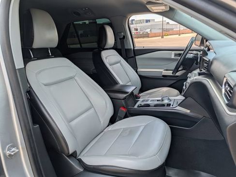 Used 2021 Ford Explorer XLT w/ Equipment Group 202A RWD image 25