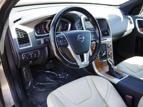 Used 2015 Volvo XC60 T5 w/ Climate Package AWD/4WD image 11