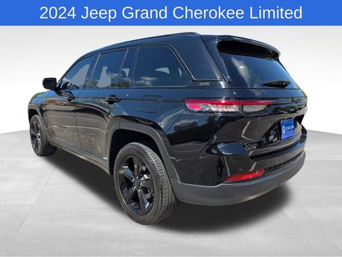 Used 2024 Jeep Grand Cherokee Limited w/ Black Appearance Package image 6