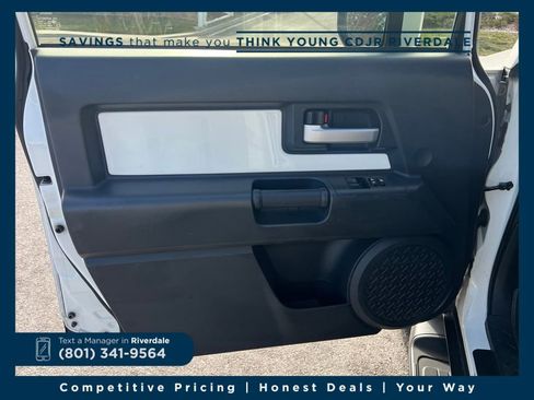 Used 2014 Toyota FJ Cruiser Base w/ Upgrade Package image 10