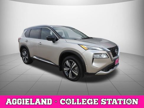 Used 2022 Nissan Rogue Platinum w/ Head-Up Display Package image 3