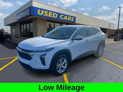 Used 2024 Chevrolet Trax LS w/ LS Convenience Package FWD image 1