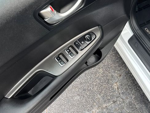 Used 2018 Kia Optima S w/ Panoramic Sunroof Package image 13