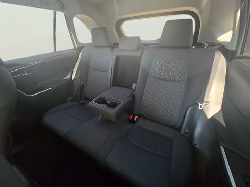 Used 2021 Toyota RAV4 XLE image 24