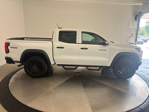 Used 2024 Chevrolet Colorado Trail Boss w/ Advanced Trailering Package AWD/4WD image 2