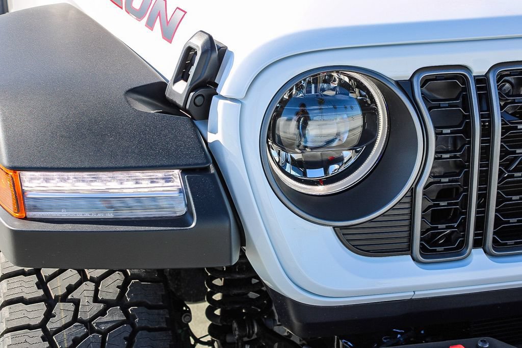 New 2026 Jeep Gladiator Rubicon w/ Steel Bumper Group AWD/4WD image 12