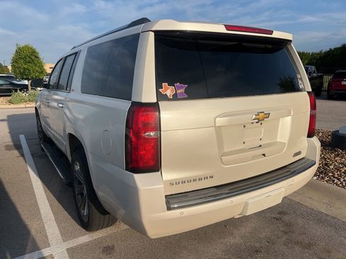 Used 2015 Chevrolet Suburban LTZ RWD image 4