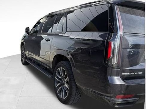 Used 2023 Cadillac Escalade ESV Sport AWD/4WD image 11