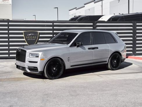 Used 2023 Rolls-Royce Cullinan AWD/4WD image 6
