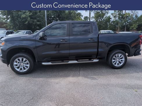Used 2022 Chevrolet Silverado 1500 Custom RWD image 3