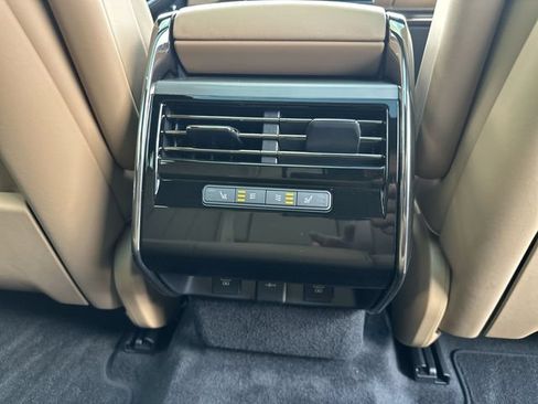 Used 2023 Land Rover Range Rover Sport SE AWD/4WD image 32