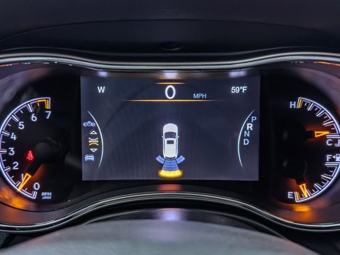 Used 2021 Jeep Grand Cherokee Limited image 33