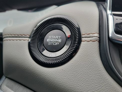 Used 2022 Jeep Compass Limited image 18