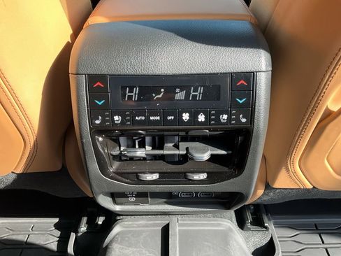 Used 2025 Jeep Grand Cherokee Summit image 24