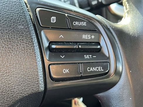 Used 2021 Hyundai Venue SEL image 20