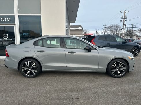 Used 2025 Volvo S60 B5 Plus image 7