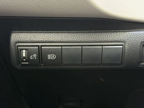 Used 2020 Toyota Corolla LE FWD image 20