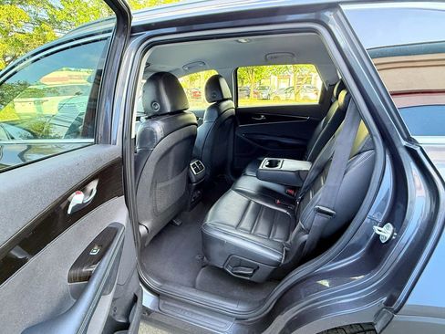Used 2019 Kia Sorento EX AWD/4WD image 15