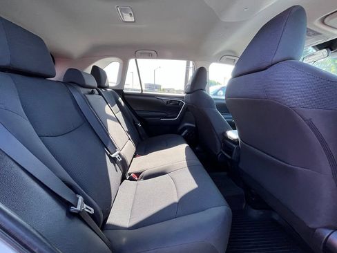 Used 2021 Toyota RAV4 LE FWD image 27