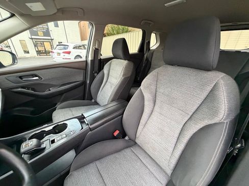 Used 2021 Nissan Rogue SV FWD image 22