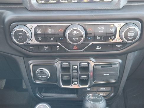 Used 2021 Jeep Gladiator Sport image 19