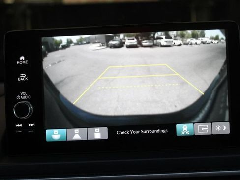 Used 2024 Honda Pilot Touring image 28