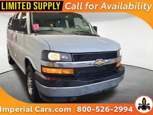 Used 2025 Chevrolet Express 2500 LT w/ LT Preferred Equipment Group RWD image 1