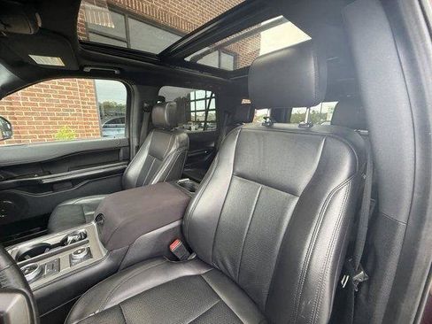 Used 2020 Ford Expedition XLT w/ Equipment Group 202A AWD/4WD image 20