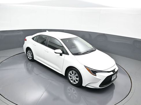 Certified 2025 Toyota Corolla LE image 35