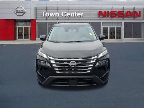 Certified 2024 Nissan Rogue SV FWD image 2