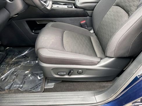 Used 2024 Nissan Pathfinder SV image 35