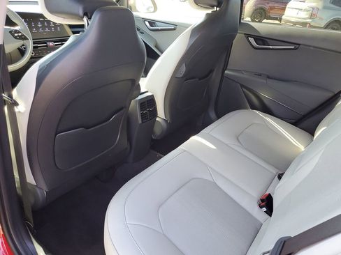 Used 2023 Kia Niro EX image 22