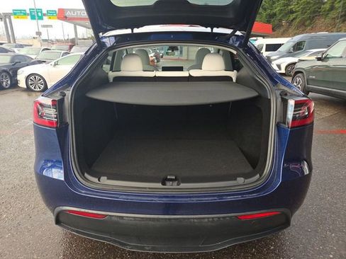 Used 2023 Tesla Model Y Long Range image 11