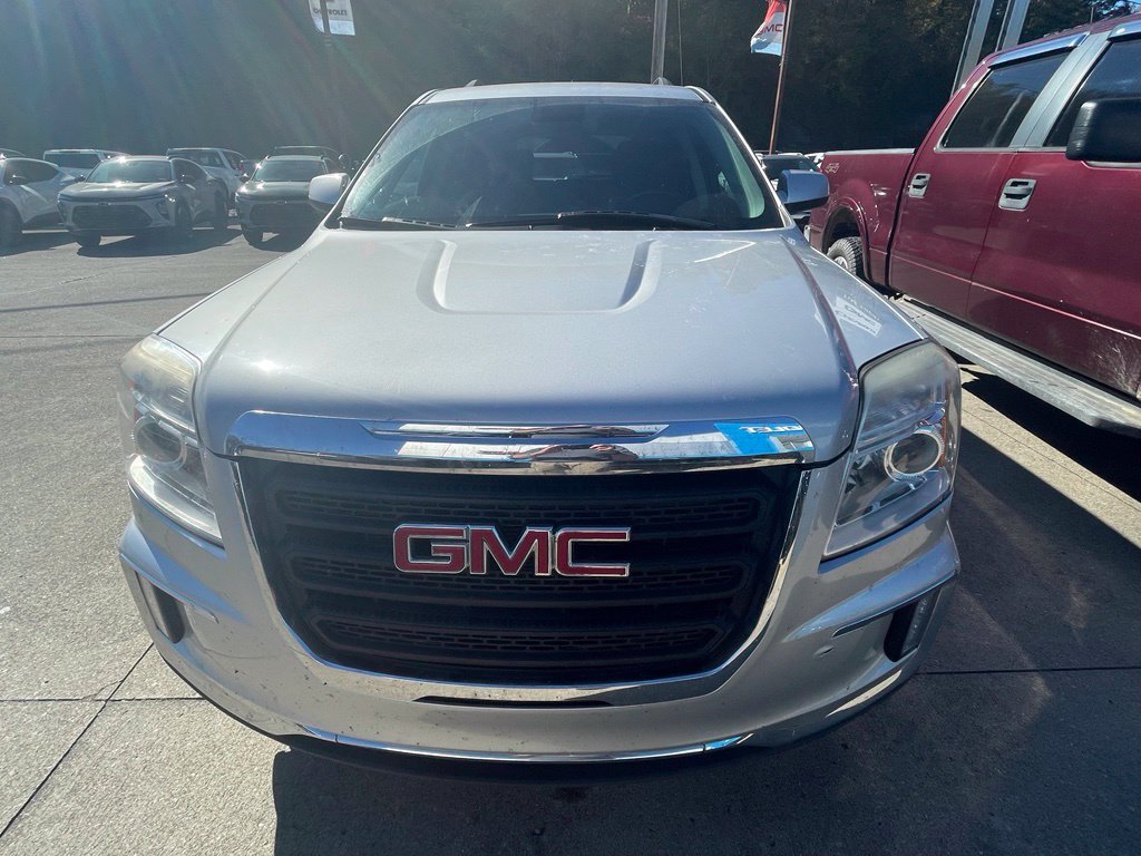 Used 2017 GMC Terrain SLE w/ Driver Alert Package I AWD/4WD image 2