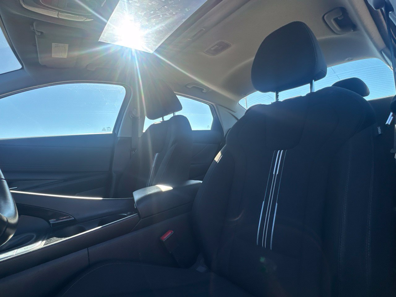 Used 2025 Hyundai Elantra SEL FWD image 49