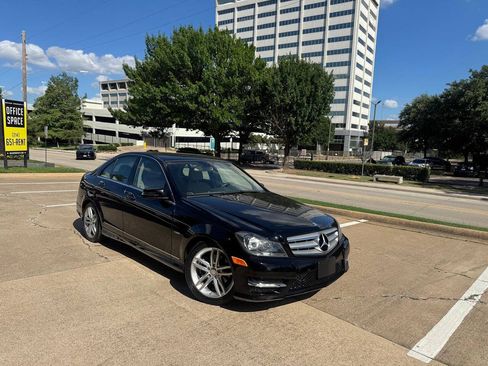 Used 2012 Mercedes-Benz C 250 Sedan image 11