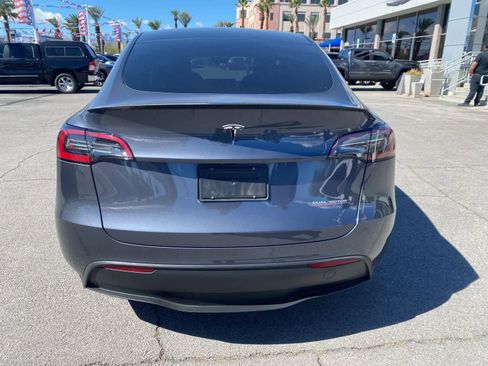 Used 2023 Tesla Model Y Performance image 8