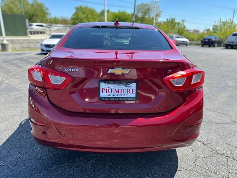 Used 2017 Chevrolet Cruze LT FWD image 4