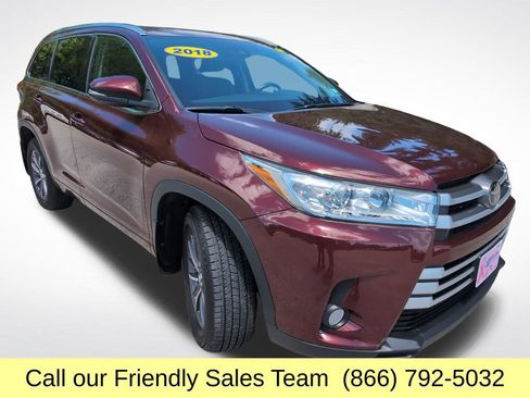 Used 2018 Toyota Highlander XLE AWD/4WD image 9
