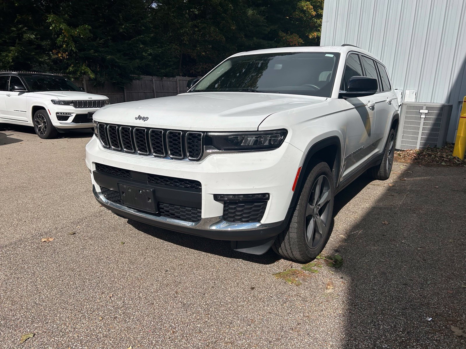 Used 2021 Jeep Grand Cherokee L Limited w/ Trailer Tow Group (B) AWD/4WD image 9