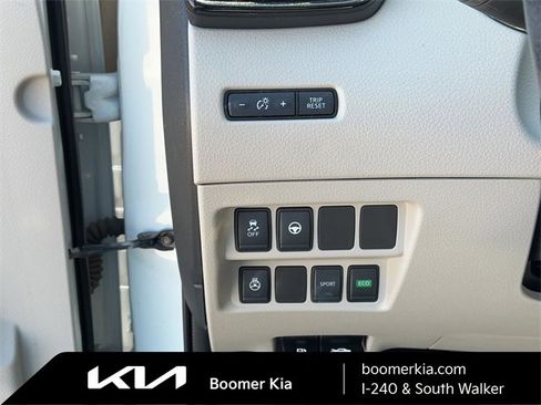 Used 2021 Nissan Rogue Sport SV w/ Technology Package image 18