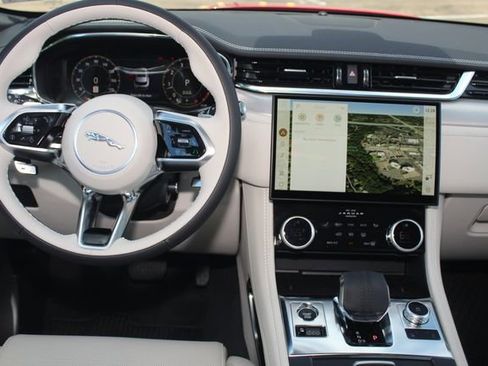 New 2025 Jaguar F-PACE R-Dynamic S image 4