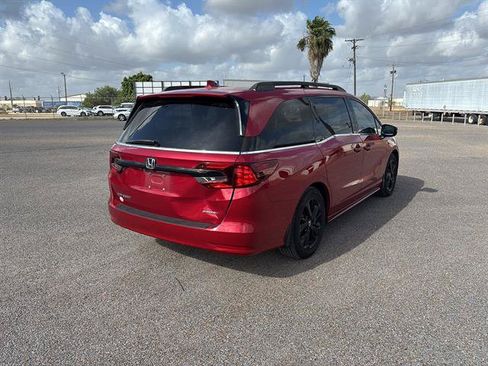 Used 2024 Honda Odyssey Sport image 5