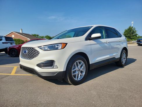 Used 2024 Ford Edge SEL w/ Convenience Package AWD/4WD image 2